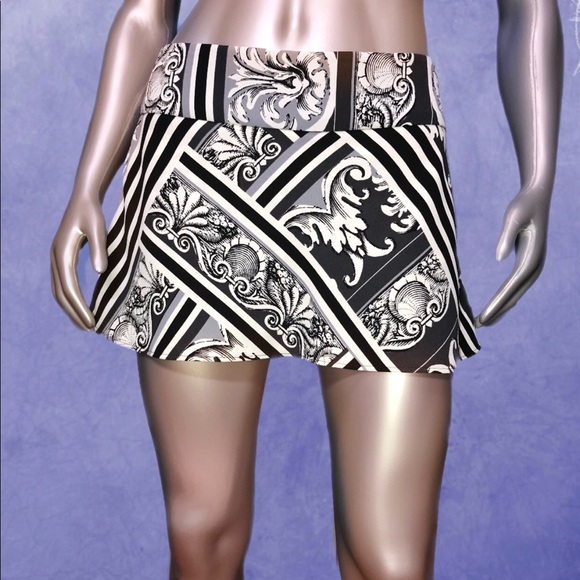 EXPRESS • Black & white Print Skort / size (6) - Picture 2 of 6
